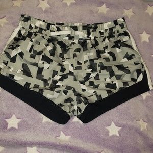 NWOT UNDER ARMOUR SHORTS. size XL girls
